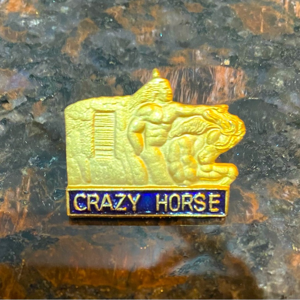 Crazy Horse Lapel/Hat pin